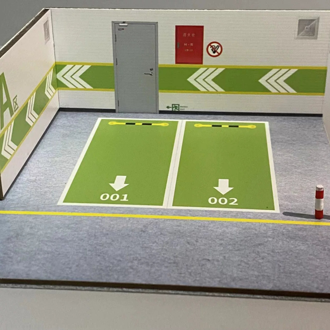 Miniature parking lot platform model 64 scale double parking space car model locomotive model scene sand table decoration ornament