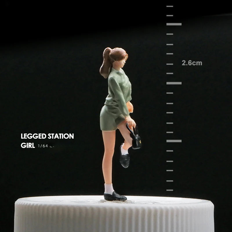 Microscopic color doll miniature doll figure model 1:64 micro-shot villain resin food game three-dimensional shooting prop